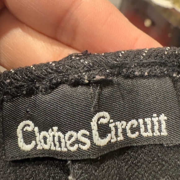 90’s Chic Black Pinstripe top - Picture 7 of 8